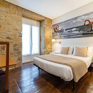 2* Casa de hóspedes Aida